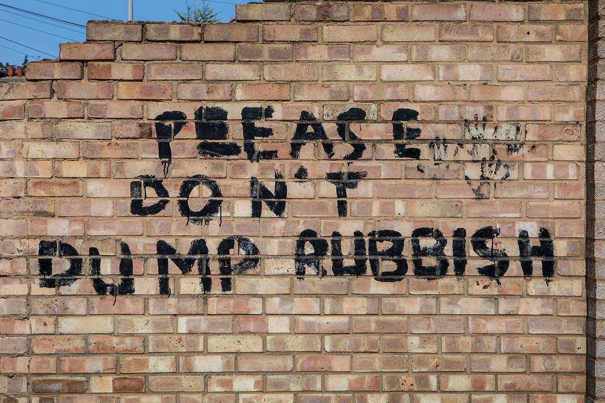 PLEASE DON'T DUMP RUBBISH