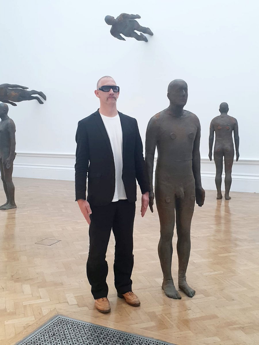 gormless at the Gormley