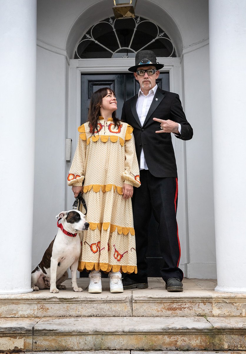 throwing gangs signs in Faversham