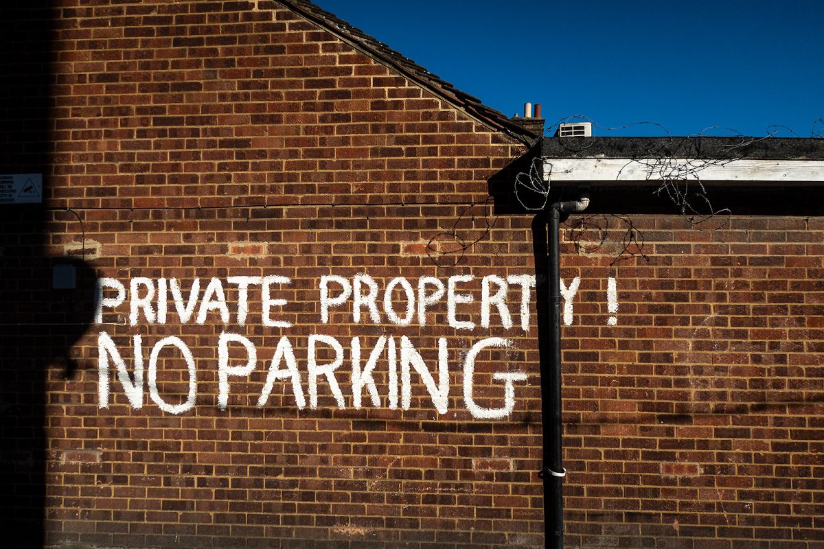 PRIVATE PROPERT   Y     !