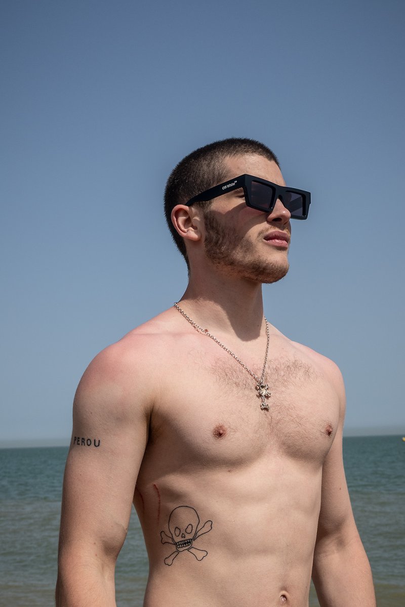 off white muscles 