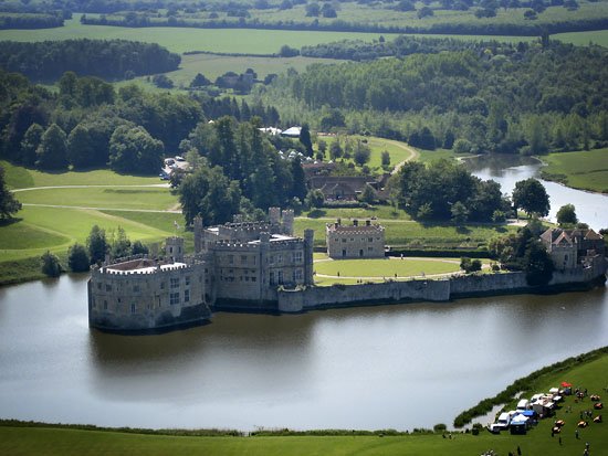 leeds castle from 350ft high